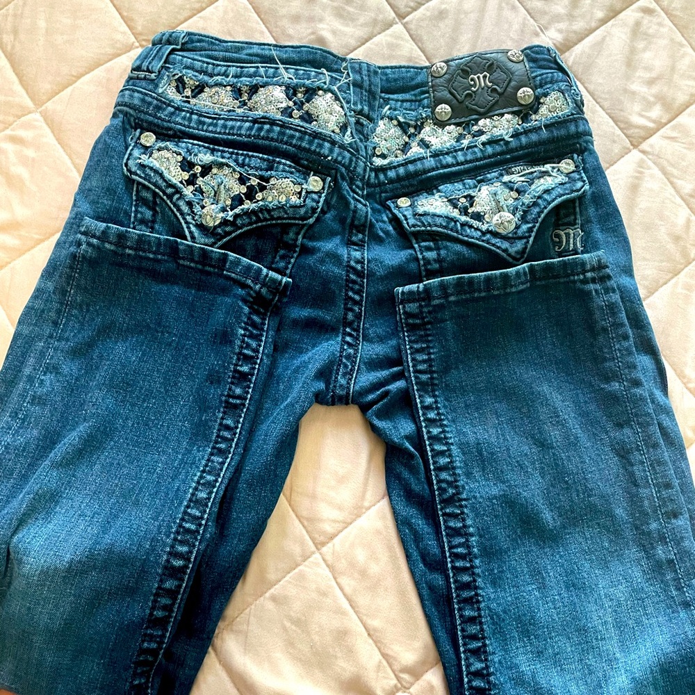 No holes or stains